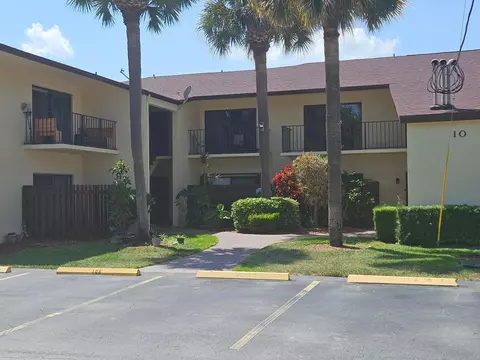 2050 Oleander Blvd #10-108, Fort Pierce, FL 34950