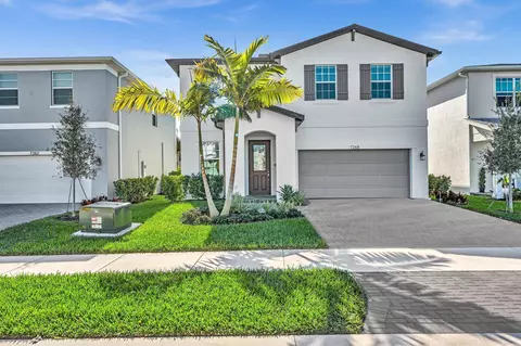 7268 Lenora Ln, Wellington, FL 33467