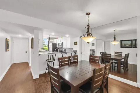 3716 Whitehall Dr #202, West Palm Beach, FL 33401