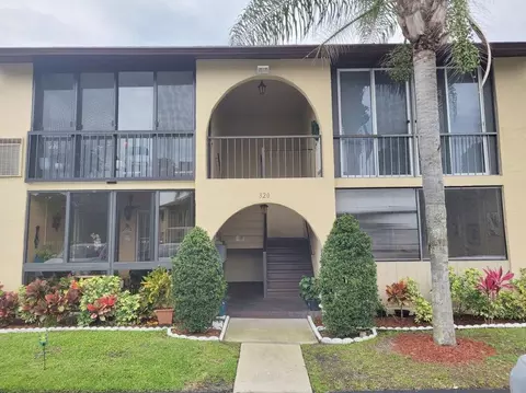 320 Pine Ridge Cir #A1, Greenacres, FL 33463