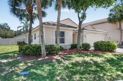 3746 Torres Cir, West Palm Beach, FL 33409