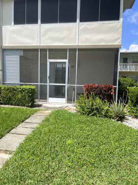 52 Dorchester, West Palm Beach, FL 33417