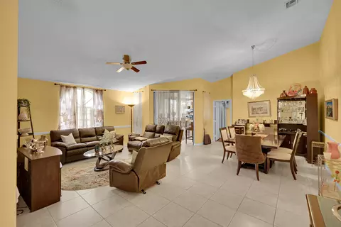 5379 Verona Dr #H, Boynton Beach, FL 33437