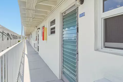4001 S Ocean Blvd #209, South Palm Beach, FL 33480