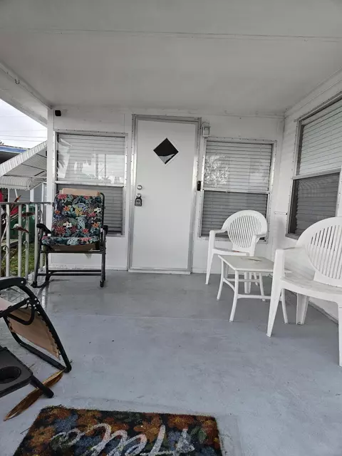 8550 SW 20th St, Davie, FL 33324