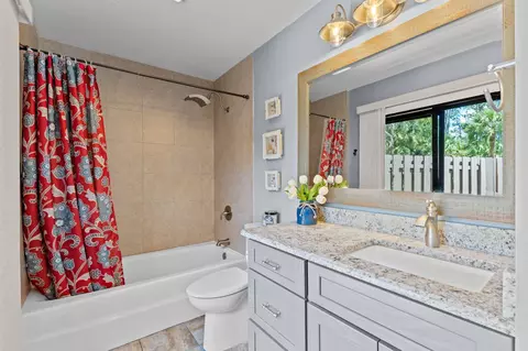 Bath - 11001 SW Hawkview Cir, Stuart, FL 34997 photo 2 of 3