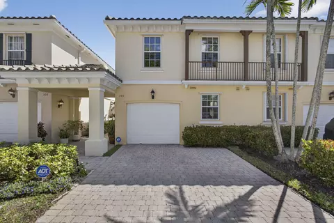 306 Salinas Dr, Palm Beach Gardens, FL 33410