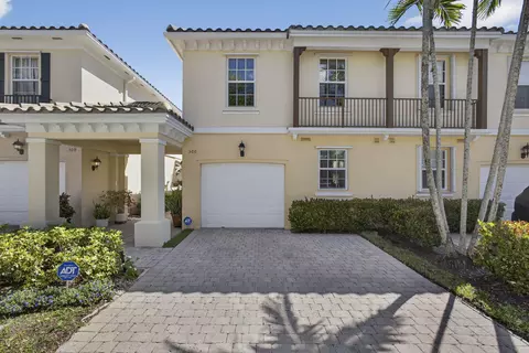 306 Salinas Dr, Palm Beach Gardens, FL 33410