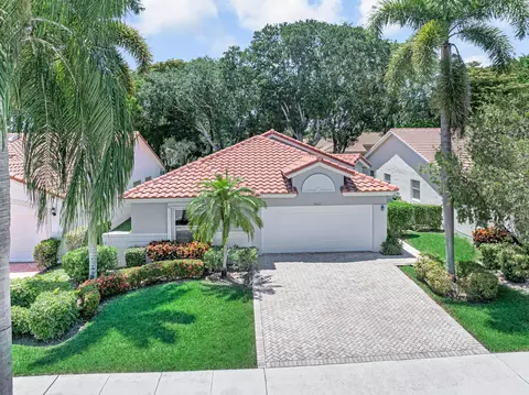 9822 Harbour Lake Cir, Boynton Beach, FL 33437