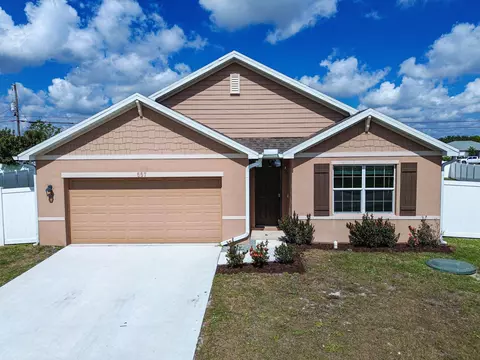 557 SW Columbus Dr, Port Saint Lucie, FL 34953