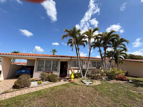 743 W 55th Pl, Hialeah, FL 33012