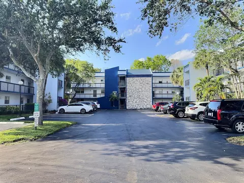 3150 Holiday Springs Blvd #8-204, Margate, FL 33063