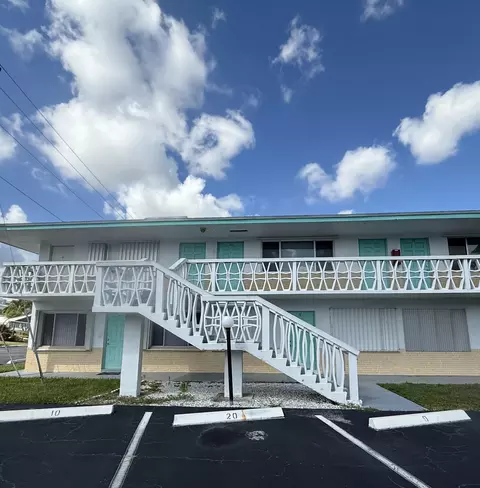 2102 Lake Osborne Dr #20, Lake Worth Beach, FL 33461