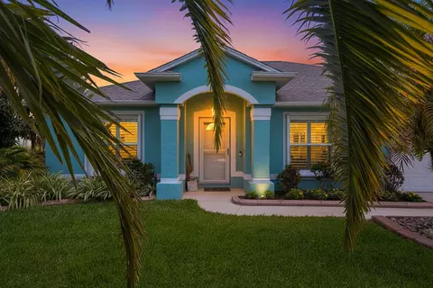 613 SE Dean Ter, Port Saint Lucie, FL 34984