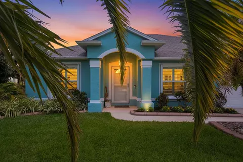 613 SE Dean Ter, Port Saint Lucie, FL 34984