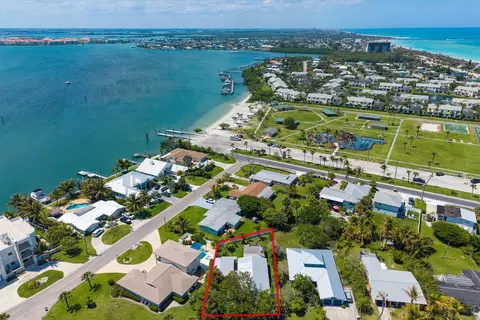 1706 Plover Ave, Fort Pierce, FL 34949