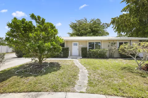 1720 SW 10th St, Boca Raton, FL 33486