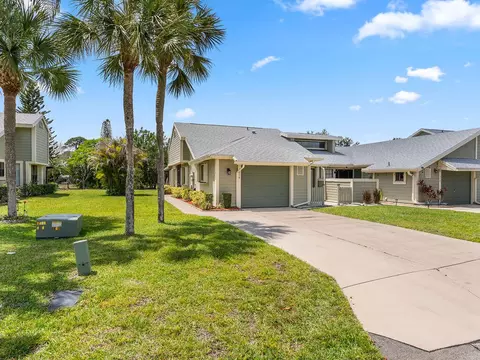 1526 SE Dewberry Ct, Port Saint Lucie, FL 34952