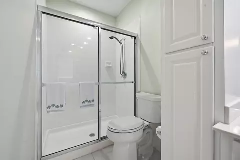 Bath - 1865 W Frederick Small Rd, Jupiter, FL 33458 photo 3 of 5