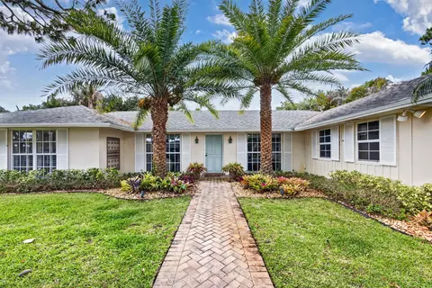291 Country Club Dr, Tequesta, FL 33469