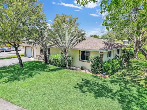 432 SW Natura Ave, Deerfield Beach, FL 33441