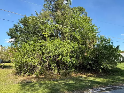 2325 SE Saphire Ter, Port St Lucie, FL 34952