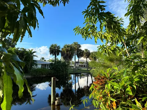 84 E North Shore Ave, North Fort Myers, FL 33917