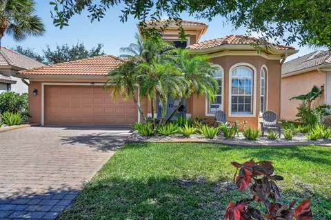 332 NW Stratford Ln, Port Saint Lucie, FL 34983