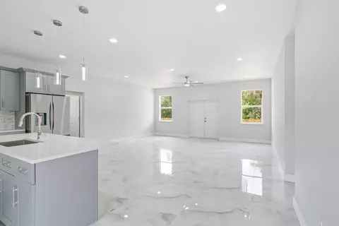 Living - 335 S Datil St, Clewiston, FL 33440 photo 1 of 10