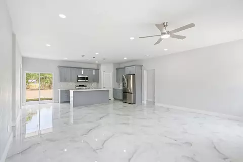 Living - 335 S Datil St, Clewiston, FL 33440 photo 3 of 10