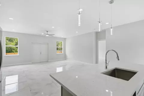 Living - 335 S Datil St, Clewiston, FL 33440 photo 8 of 10