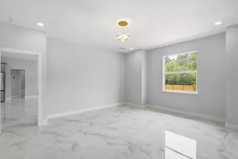Living - 335 S Datil St, Clewiston, FL 33440 photo 10 of 10