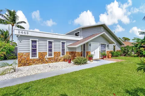 2469 Sun Up Ln, Lake Worth, FL 33462