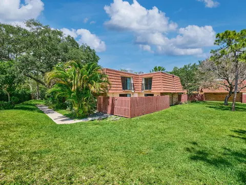 1540 Masters Cir #180, Delray Beach, FL 33445