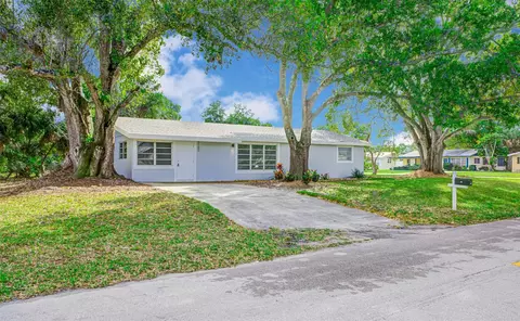 3105 18th St, Vero Beach, FL 32960
