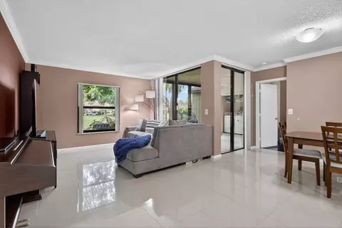 4483 Carambola Cir S #27320, Coconut Creek, FL 33066