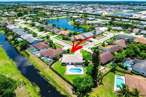 9792 Majorca Pl, Boca Raton, FL 33434