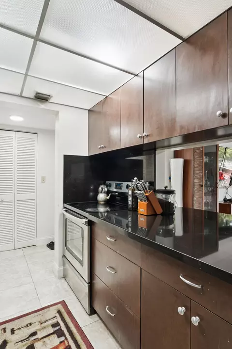 1891 N 61st Ave #206, Hollywood, FL 33024