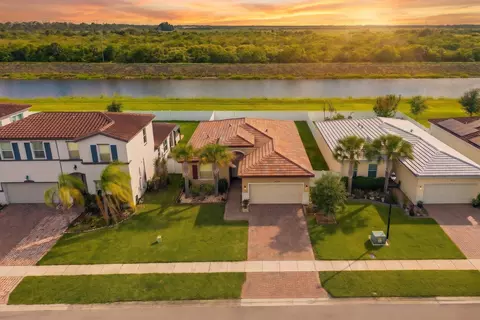 8095 NW Greenbank Cir, Port Saint Lucie, FL 34987