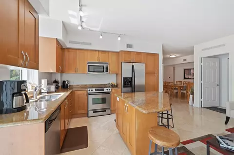 1755 E Hallandale Beach Blvd #207E, Hallandale Beach, FL 33009
