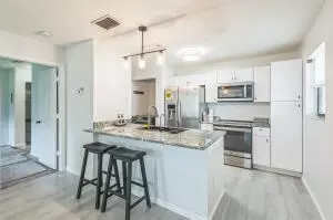 6537 SE Federal Hwy #202, Stuart, FL 34997