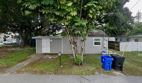 345 NE 168th St #A, North Miami Beach, FL 33162