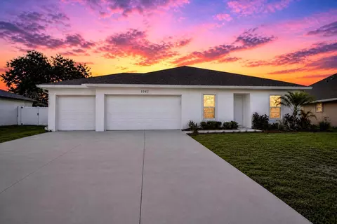 1043 Landsdowne Dr, Sebastian, FL 32958
