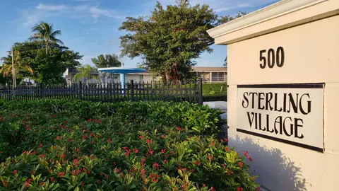 600 Horizon W #207, Boynton Beach, FL 33435