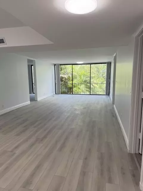 501 SW 11th #211, Boca Raton, FL 33432