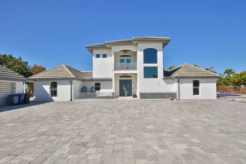 7816 Sanderling Rd, Sarasota, FL 34242