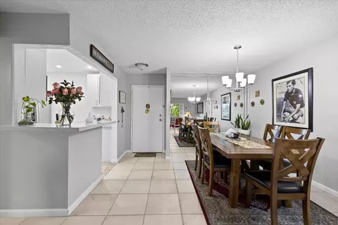 8280 SW 24th St #7302, North Lauderdale, FL 33068