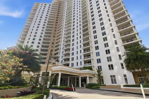 701 Brickell Key Blvd #610, Miami, FL 33131
