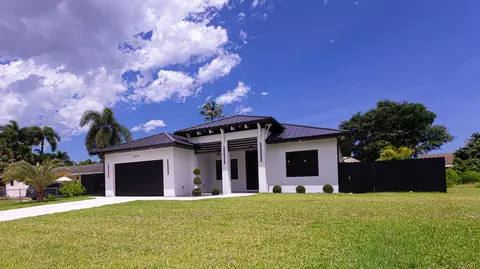 6574 Rigger Rd, Lake Worth, FL 33462