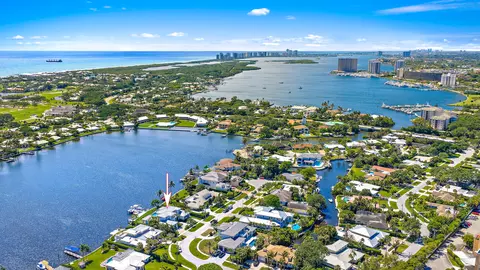 11730 Lake Shore Pl, North Palm Beach, FL 33408